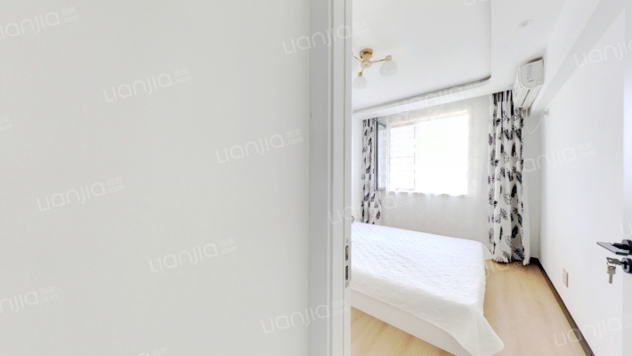 德信公园 观景大两居 三阳开泰 精装修 没怎么住国过-卧室A