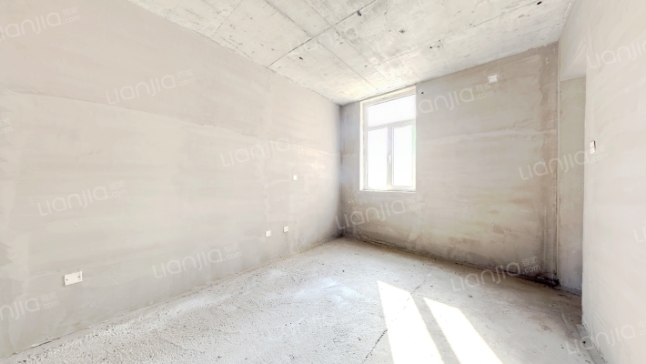 交通便利，绿化好，配套高尔夫球场-卧室A