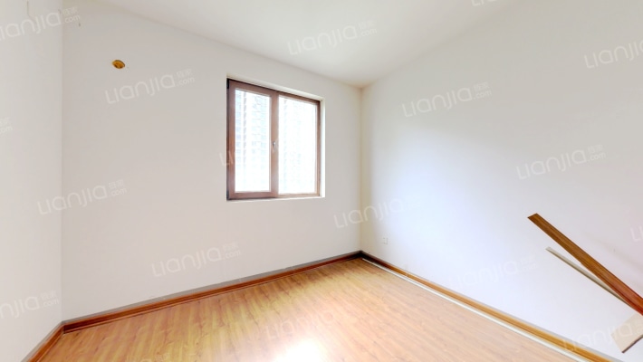 新干线南北通透三居  两梯四户采光好 随时看房-卧室B