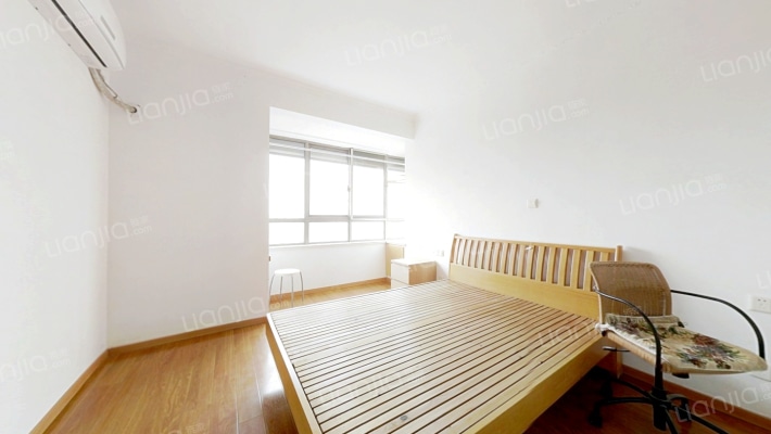 距南京3KM的楼盘大三房 满两年 使用面积多了10平米-卧室C