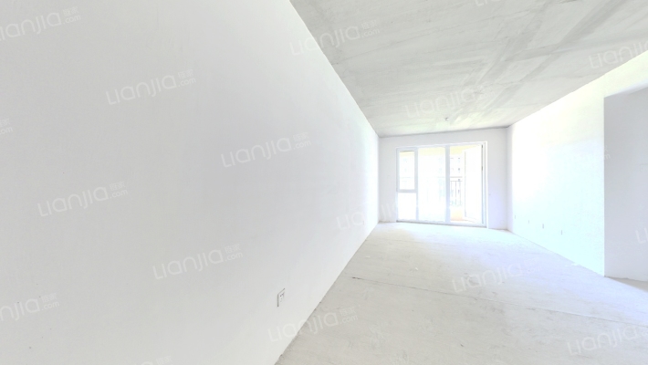 绿化百分之四十，物业管理好，小区远离市区喧闹安静-客厅