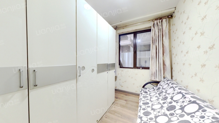 带装修三居，一层带大花园，拎包入住-卧室B