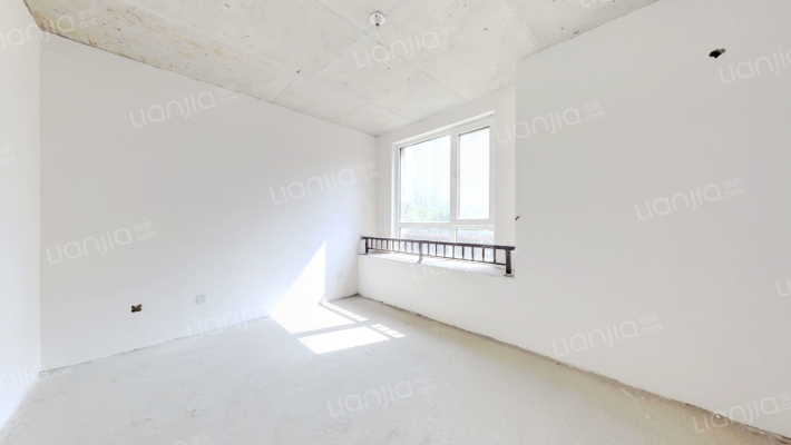 香邑溪谷玫瑰园南北通透三居洋房，70年大产权花园洋房-卧室B