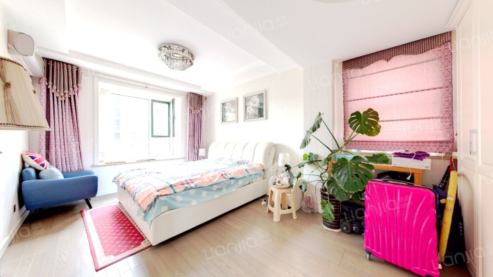 精装修，南北通透三居室，采光无遮挡 人车分流小区-卧室A