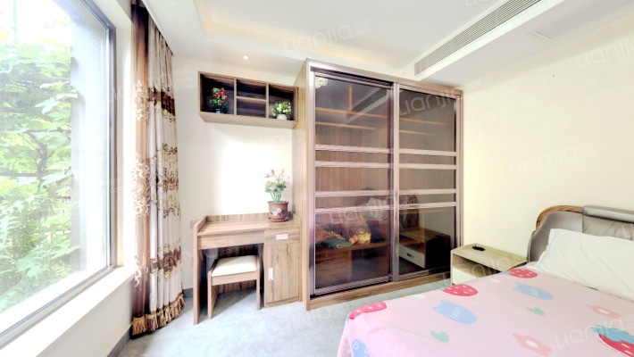 鸿坤理想湾南区 3室2厅 南-卧室C