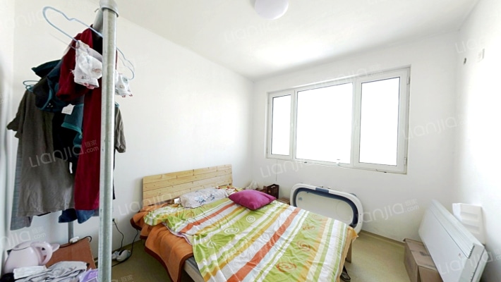 南北三居，拎包入住，业主诚意出售，户型方正-卧室A