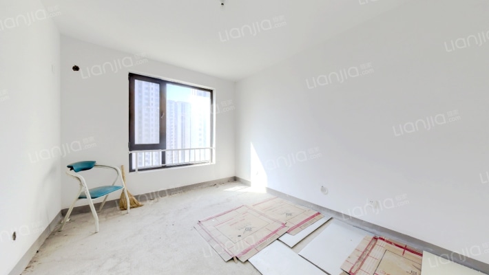 高铁旁边，交通方便，南北通透大三居-卧室C