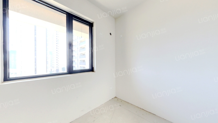 高新区三居双卫，集中供暖，78万带车位，房本在手-书房