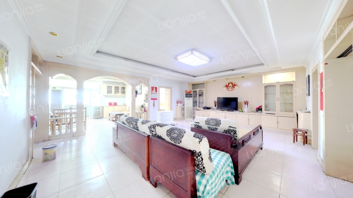 此房满五不唯一，税费低，东西通透，视野好。-客厅