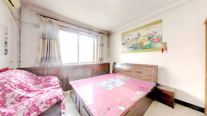 范阳路，旁南北通透大四居，配套设施齐全。-卧室A