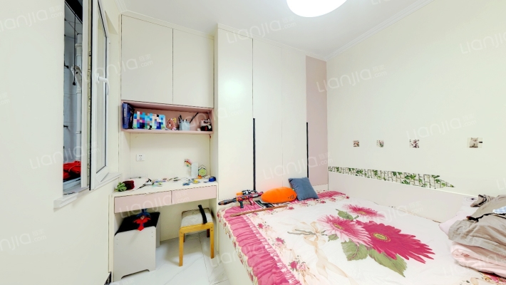 华融现代城 三居室 精装修拎包入住 满二-卧室A