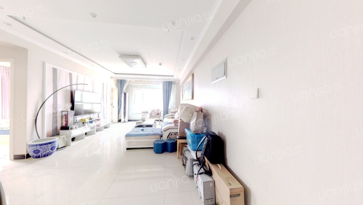 东兴北街弘德缘精装大三居，本满二年。-客厅