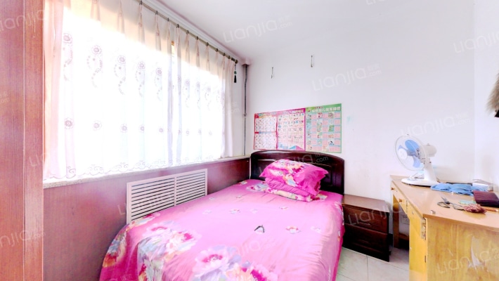 此房房本满五唯一，中直单位物业保障，社区成熟-卧室B