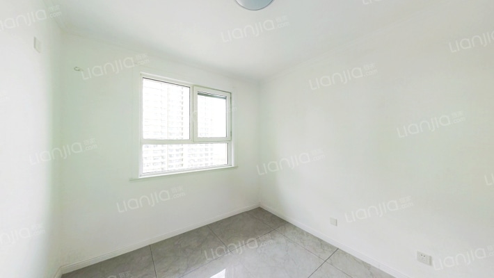 水岸花城，精装两居，南北通透。-卧室B