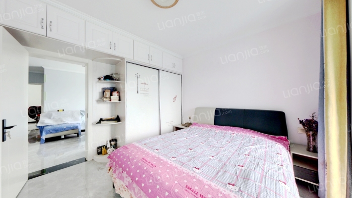 天伦湾小区，集中供暖，环境优美三居室。-卧室A