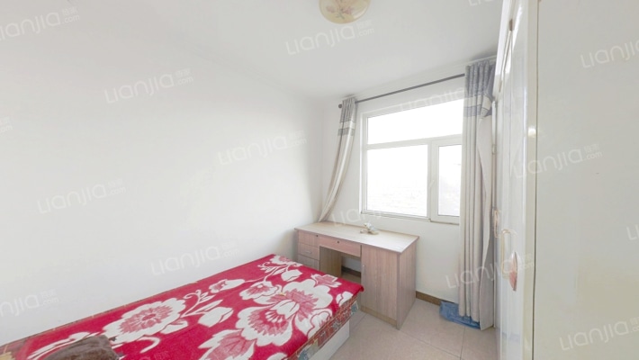 房子属于朝南三居室，户型方正，带装修，可直接拎包住-卧室B