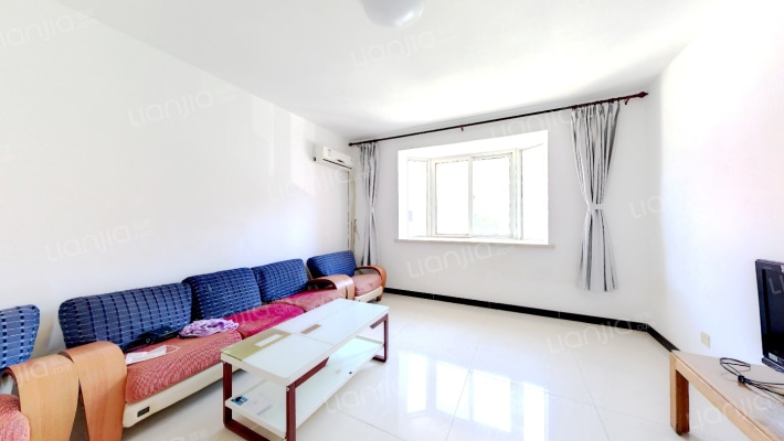 此房满二，带装修，明厨明卫，好楼层三层-客厅