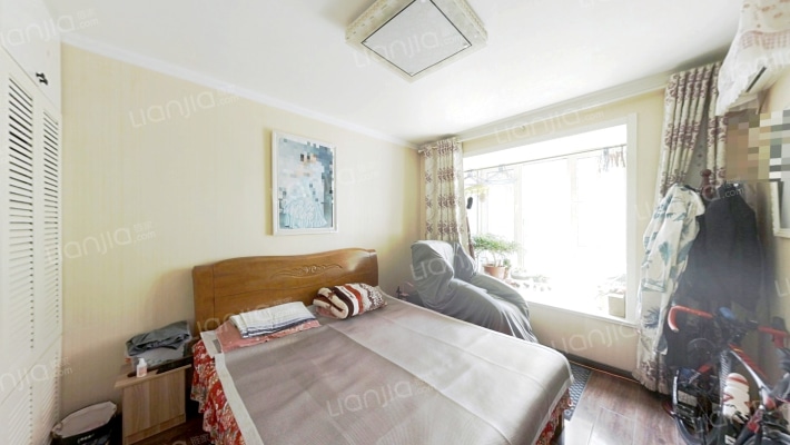 南北通透大两居，楼层好无遮挡采光好。-卧室B