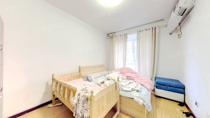 钻石广场，全南两居室，无遮挡，满二，简装，看房方便-卧室B