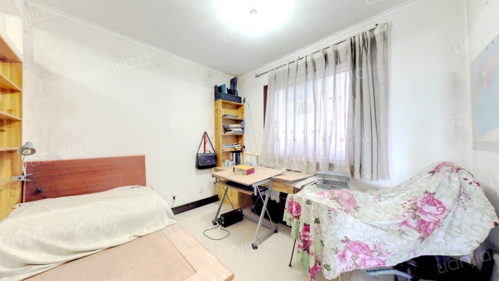 此房是中上楼层，通透，采光好，fangben满五，不唯一-卧室B