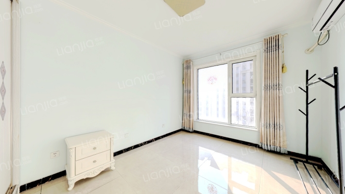 小区环境好，绿化好，居住舒适度高，24小时保安值班-卧室C