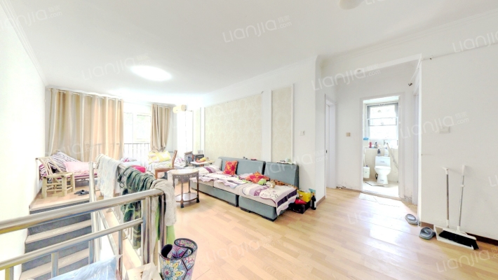 K2狮子城南区 6室2厅 南 北-客厅B