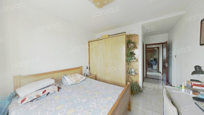 此房满二税费低，带车位地下室 好楼层 采光视野好-卧室C