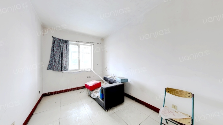 南北通透大三居简单装修 满五唯一 板楼集中供暖-卧室C