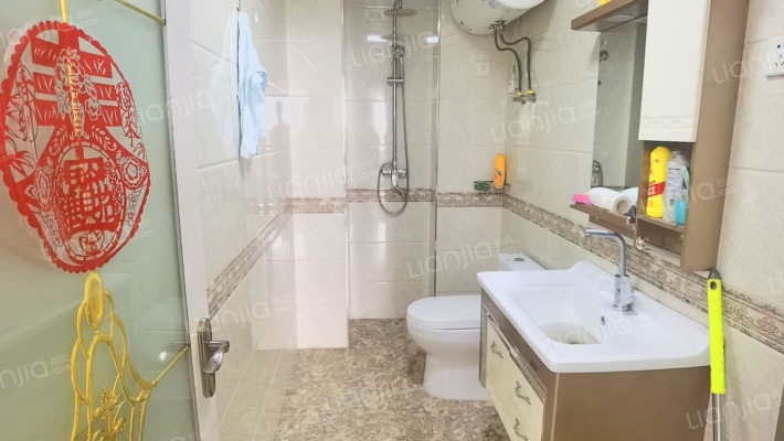 水岸花城大社区，毛坯房，全阳户型，集体供暖-卫生间