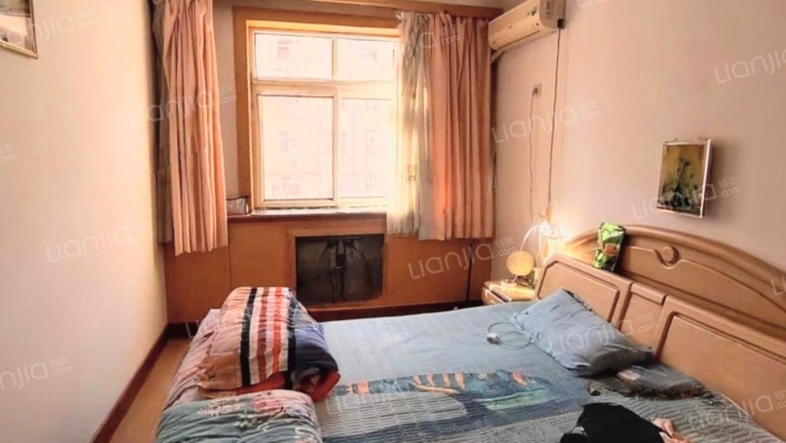 好房推荐 桃园区 板楼2层 南北通透大三居 带地下室-卧室C