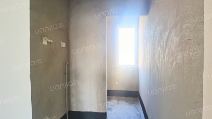 水岸花城 3室2厅 南 北-卫生间B