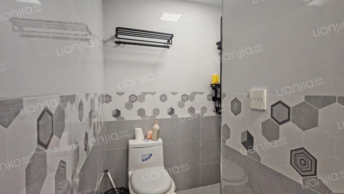 琉璃河三利中和城C区  已装修全阳两居室-卫生间