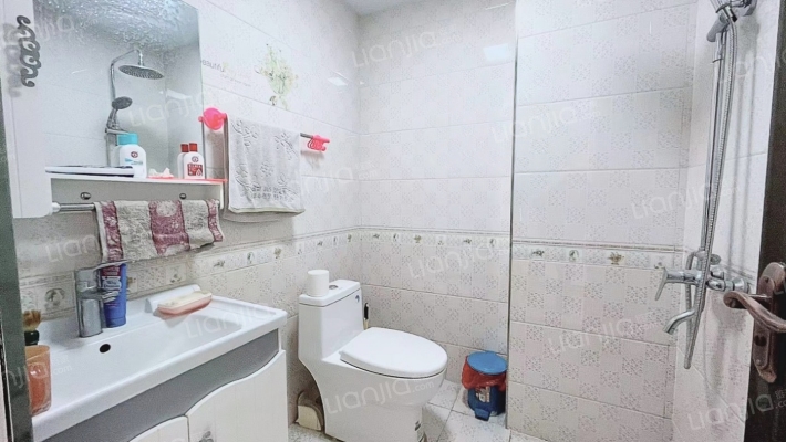 冠云中路 70年大产权 精装洋房三居 南北通透 高楼层-卫生间A