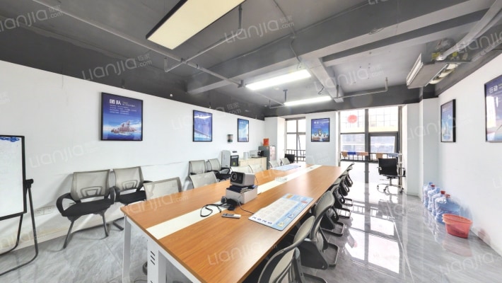 蓝湾国际广场二手房实景图