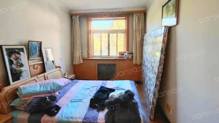 好房推荐 桃园区 板楼2层 南北通透大三居 带地下室-卧室B