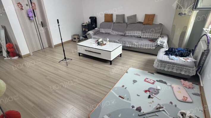 东高生活区二手房实景图