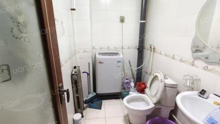 金冠家园 3室2厅 南 北-卫生间A