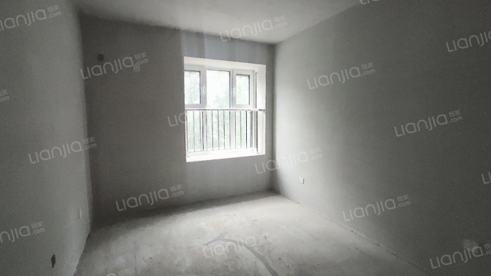 70年大产权，房证满二，次新房，通勤北京，交通方便。-卧室A