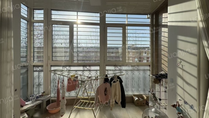 德信公园旁边 跃层户型方正 集中供暖 生活方便-阳台A