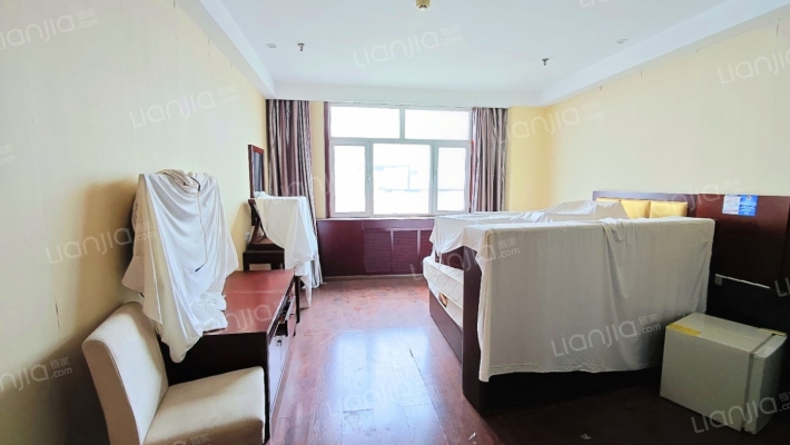 汇丰广场二手房实景图