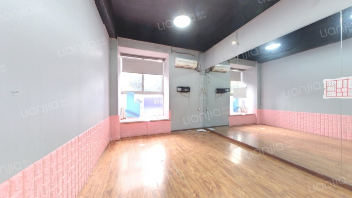 摩尔公寓二手房实景图