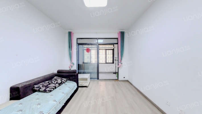 新站翡翠苑二手房实景图