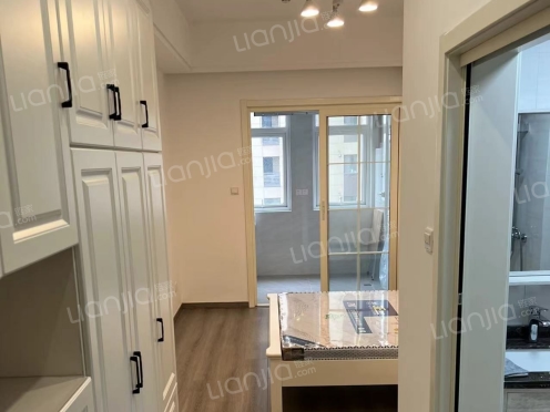 整租·朗诗新北绿郡 1室1厅 东南