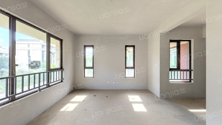 七彩云南古滇名城云上鹿鸣谷二手房实景图