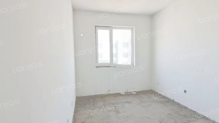 碧萝湾的南北通透三居，毛坯，房本在手，看房有钥匙-卧室B