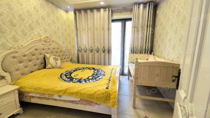 南北通透的联排别墅，品质社区，绿化好，没有遮挡.-卧室D