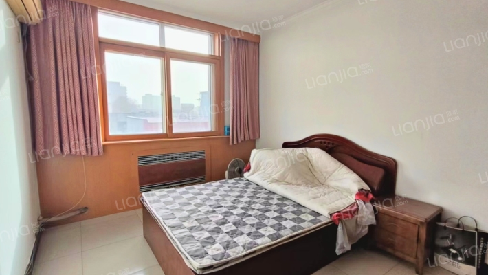 游福街小区南北通透大两居集中供暖-卧室A