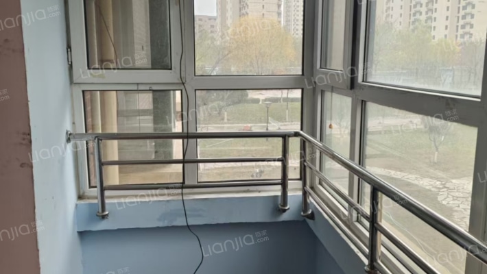 水岸花城，好房源，环境好，交通方便。-阳台