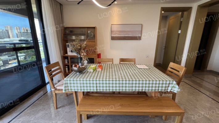 绿城蓝湾小镇·紫荆苑二手房实景图