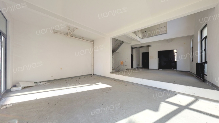 金丰观湖铂庭二手房实景图